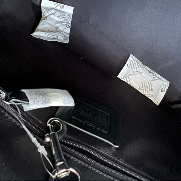 Brand new leather Coach tote bag with crossbody long handle - Picture 14 of 17